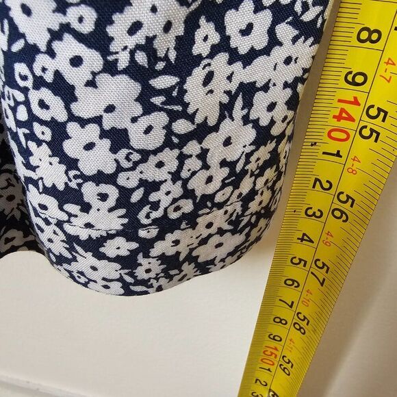 EUC OLD NAVY FLORAL V NECK SOFT JUMPSUIT SIZE SMALL - Picture 16 of 16